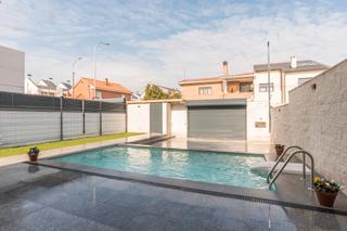 Location Maison jumelée à Valdebebas - Valdefuentes. Pareado obra nueva con piscina independiente