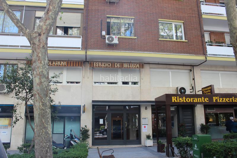 Foto c6c4f206-f4d6-4d81-9ac7-a195c3105707. Alquiler piso en calle del profesor waksman 20 piso exterior con terraza en bernabéu en Madrid