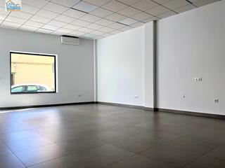 Location Local commercial  Santiago. Local reformado para montar tu negocio