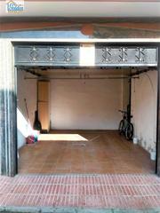 Location Parking voiture  Calle zujar. Garaje cerrado para alquilar