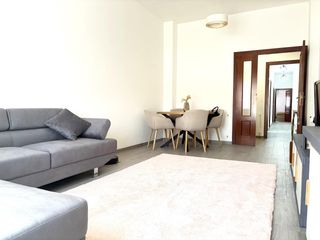 Flat  Calle burdalos. Piso familiar en venta en don benito