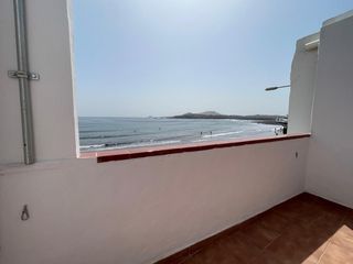 Rent Flat  La fragata. Alquiler primera línea playa