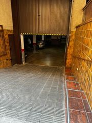 Aparcament cotxe a Calafell Platja. Plaza de parking cerca de  la playa.
