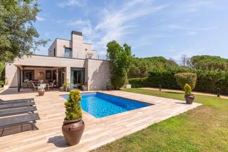 Casa a Calella de Palafrugell. Una joia mediterrània al cor de la costa brava xalet de somni a