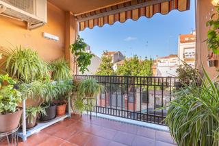 Appartement  Calle de les amèriques 19. Al costat de lestació