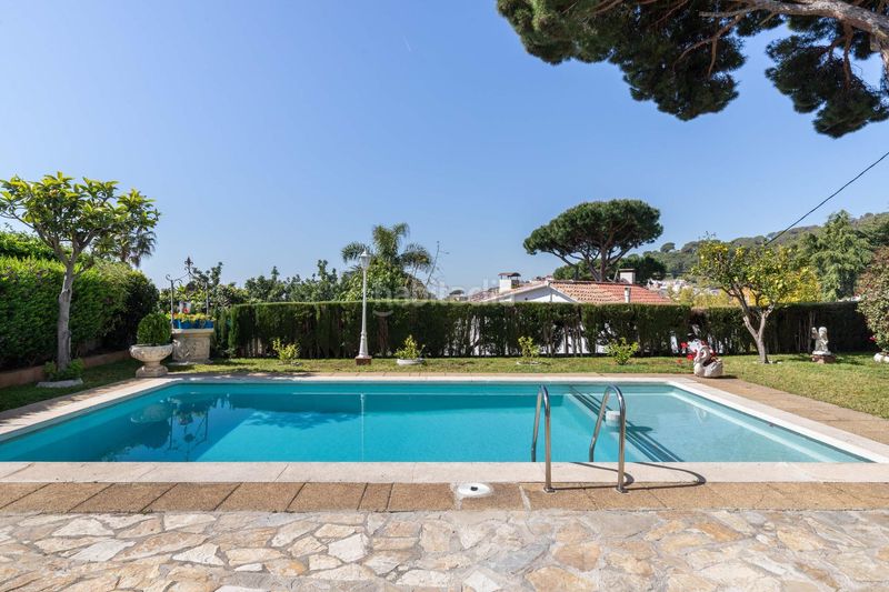 Foto 33c7d456-7ea2-4a3d-948c-920a837bef08. Casa amb aparcament piscina a Premià de Dalt