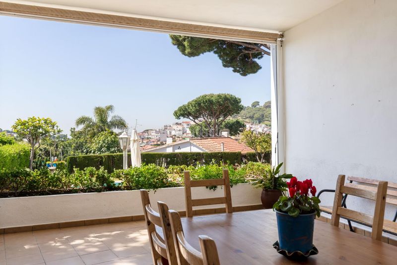 Foto 677830e2-0f30-4349-9b28-d5cc217e9178. Casa amb aparcament piscina a Premià de Dalt