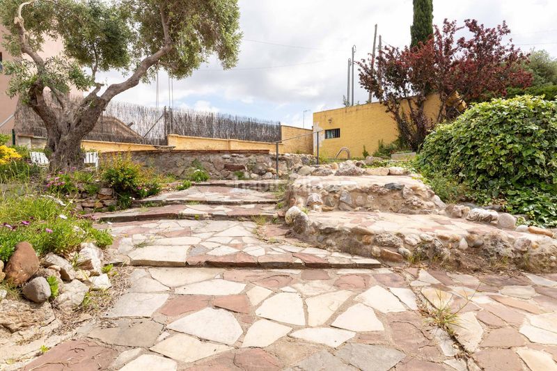 Foto 260d9a1e-b37a-4a10-9e72-c5a9e0b9d3e4. Casa a carrer verge bruna 18 a Ullastrell