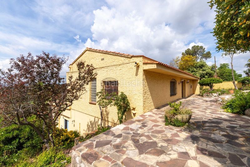 Foto cdcb72a6-16e2-4740-9ba9-16d8d540ddd7. Casa a carrer verge bruna 18 a Ullastrell