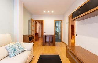 Etagenwohnung  Avenida del paral�lel. Viure barcelona des del cor del parallel