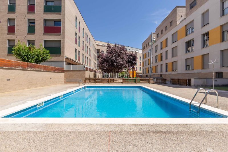 Foto 6b616630-3487-4860-a936-8532b56ca590. Pis amb calefacció aparcament piscina a Can Roca Terrassa
