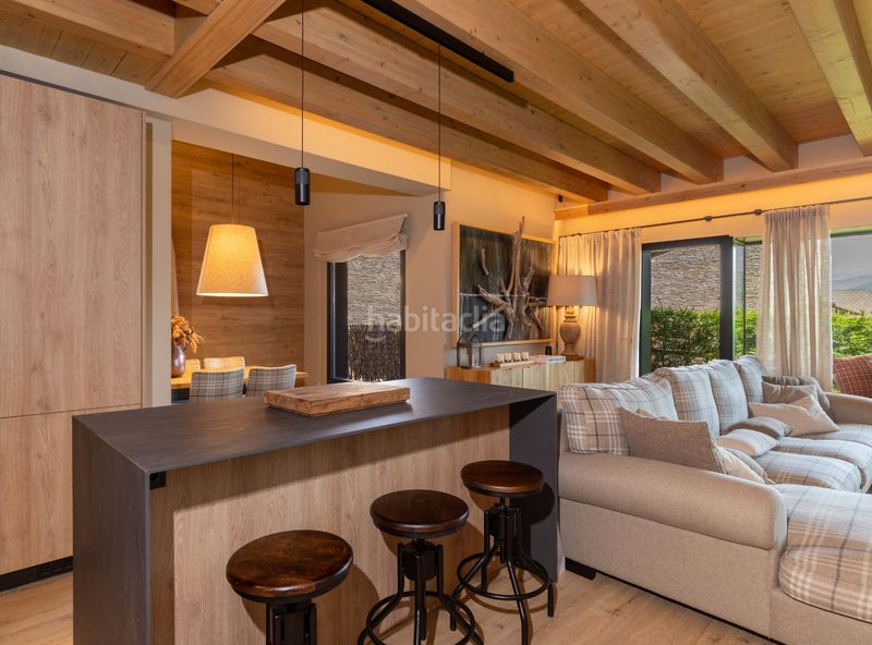 Foto c6c1759b-e95d-4510-b8fd-755373d1fa40. Casa amb aparcament a Bolvir