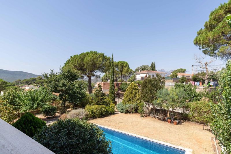 Foto 4243cfaa-52a9-4266-be56-55a59f40443e. Casa amb calefacció aparcament piscina a Vacarisses