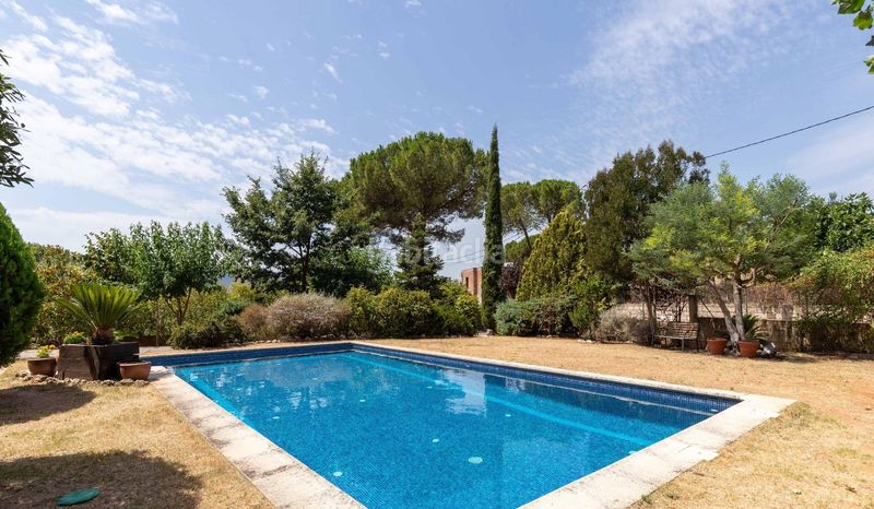 Foto a3dc9b8b-39f1-49e5-9bad-85706115288c. Casa amb calefacció aparcament piscina a Vacarisses
