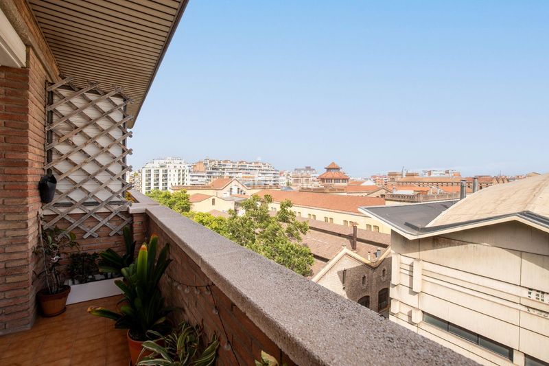 Foto ace0be68-43ea-436f-a832-f895f5ca6af1. Àtic amb aparcament a La Nova Esquerra de l´Eixample Barcelona