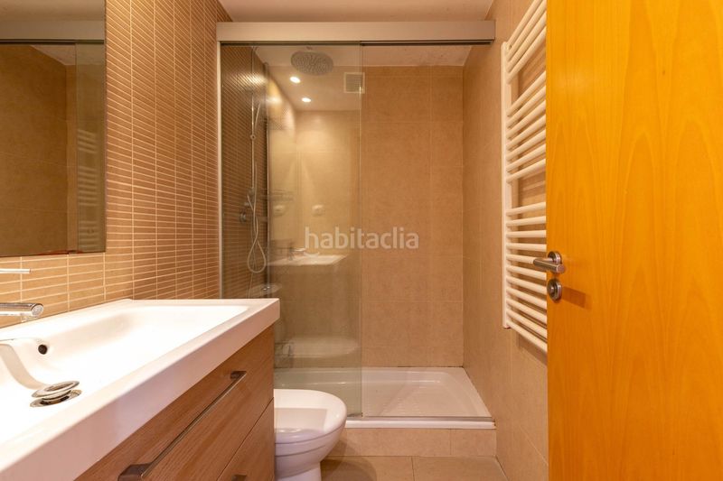 Foto 2dfeeca3-d0d4-4c1f-b8f4-bbc20712df24. Pis a carrer fronto a Barri del Centre Terrassa