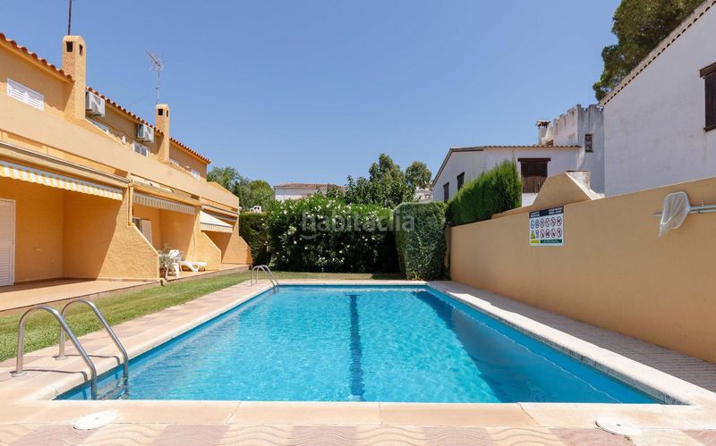 Foto acea03fc-b581-40cf-ac62-38e977293a8e. Casa amb aparcament piscina a Riells Escala (L´)