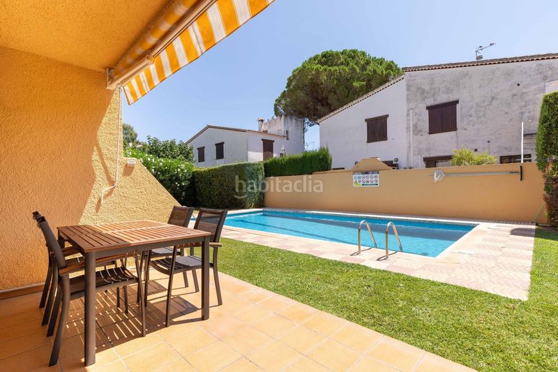 Foto daf579c0-dab6-4c67-b541-81782e587e63. Casa amb aparcament piscina a Riells Escala (L´)