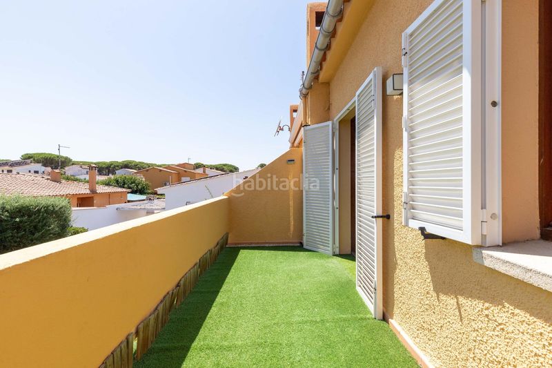 Foto f947ab85-836c-4799-9df3-f7389f210a95. Casa amb aparcament piscina a Riells Escala (L´)