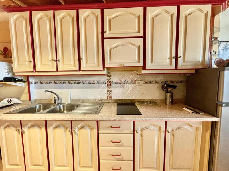 Foto 1b15eb9f-cff3-449c-b9da-d1873da5806e. Semi detached house with parking in La Perdoma - San Antonio - Benijos Orotava (La)