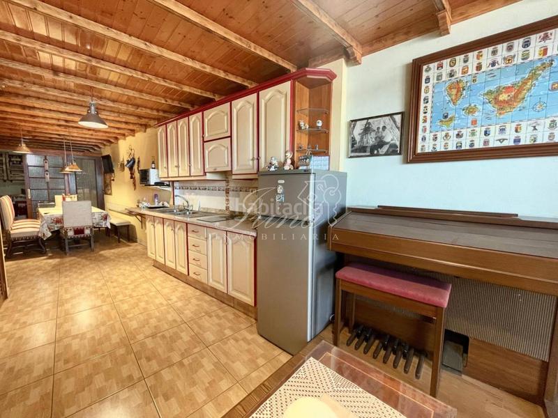 Foto 44cd1065-ae58-4490-82a3-76ac63faef82. Semi detached house with parking in La Perdoma - San Antonio - Benijos Orotava (La)