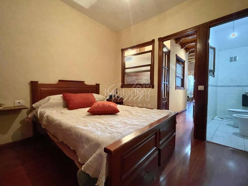 Foto 581986cb-f064-4ece-a043-abceece75201. Semi detached house with parking in La Perdoma - San Antonio - Benijos Orotava (La)