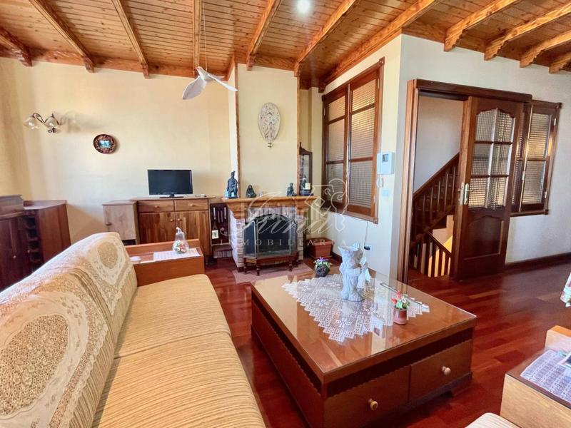 Foto b646823e-091b-4fdd-9810-f039f1e98398. Semi detached house with parking in La Perdoma - San Antonio - Benijos Orotava (La)