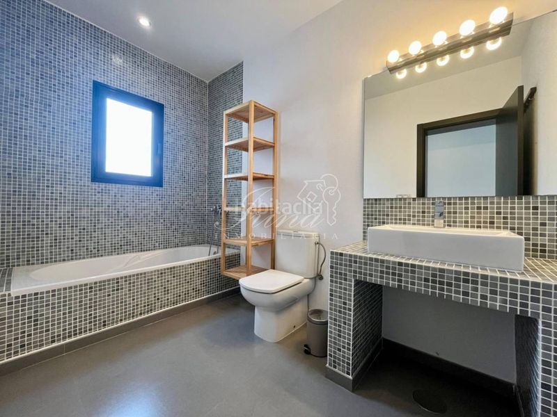 Foto 5a0099b1-374c-4daa-a252-76203a9df7ff. Xalet amb aparcament a Paso (El)