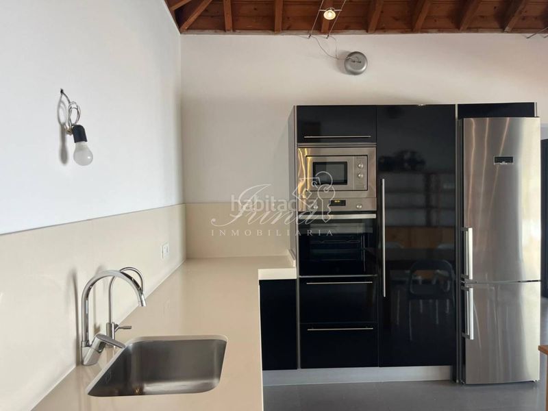 Foto a32cb750-fdda-4c27-86d8-e435cc63d3ef. Xalet amb aparcament a Paso (El)