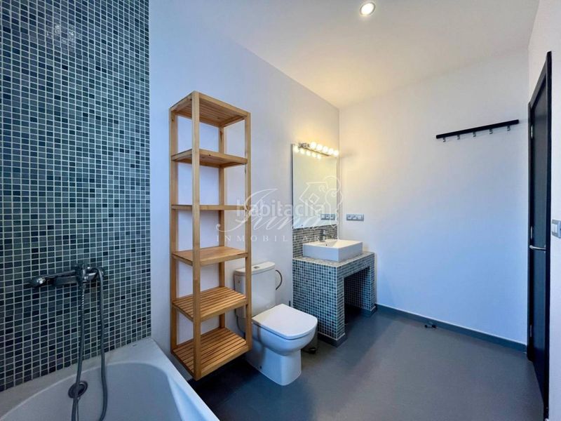 Foto c521d927-85c1-4f43-9a2f-7b9f4305fe66. Xalet amb aparcament a Paso (El)