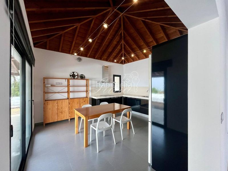 Foto e0d86093-f809-4efe-b01e-eefdac5df938. Xalet amb aparcament a Paso (El)