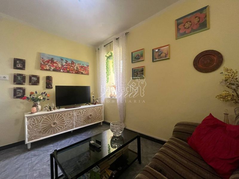 Foto 15888e5f-1538-4127-97ad-f224a2f4db04. Casa aparellada amb aparcament a Paso (El)