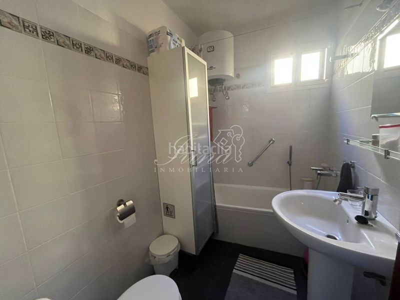 Foto a3893301-b786-4dce-bfbd-3bc2cf33e266. Casa aparellada amb aparcament a Paso (El)