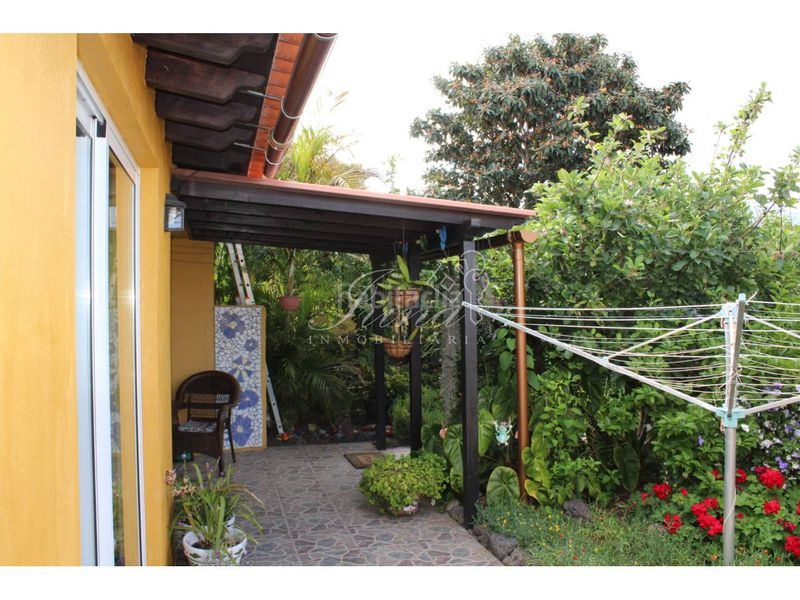 Foto d6c4d24e-7558-4943-8a48-734297d2524f. Casa aparellada amb aparcament a Paso (El)