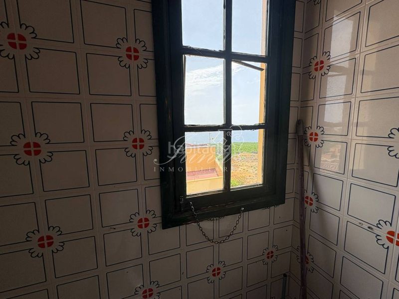 Foto c96b1d63-9e31-4990-899f-0319ba3e8ab4. Casa adossada a Tazacorte