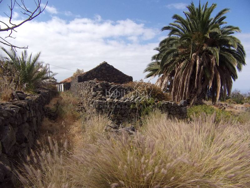 Foto be4b31bf-f7e3-4ae2-b7b3-58ae0ca99752. Masia a Tijarafe