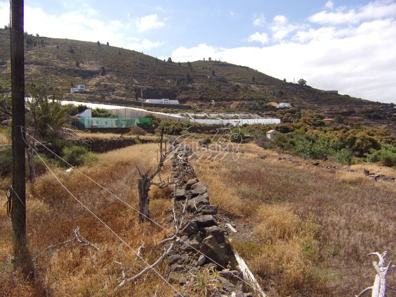 Foto d67232cc-9871-4a67-80bd-0838094d6042. Masia a Tijarafe
