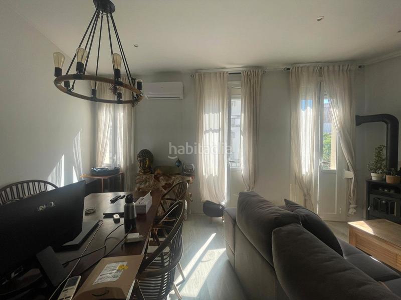 Foto 2dba4ac4-f538-4ae9-abb1-dcd25f66bb21. Edifici a Centre Santa Coloma de Gramenet