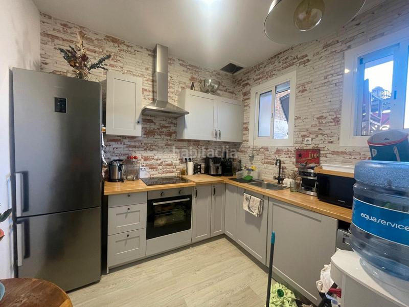 Foto 3425cd36-2434-4717-bf80-e03cf2b1d893. Edifici a Centre Santa Coloma de Gramenet