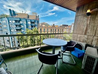 Piso  Plaça de lesseps. ¡descubre tu nuevo hogar en la encantadora vila de gracia!