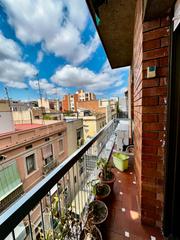 Appartement  Carrer de badalona. Piso en venta en sants