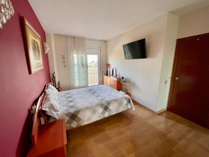 Foto e525ab51-40b9-4e16-a635-f8f560d3ee36. Etagenwohnung mit heizung in Bufalà Badalona