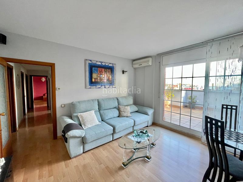 Foto afdbe0e5-dc34-4490-8893-739520ce2b50. Etagenwohnung mit parking in Bufalà Badalona