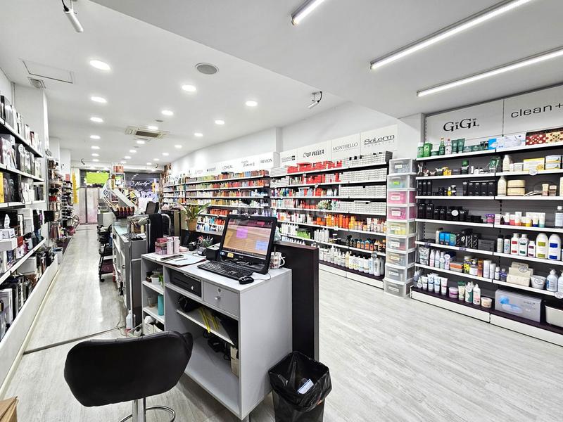 Foto 4a3dfad4-9ff9-4fcc-9ea7-b54c98379ee1. Local commercial avec chauffage dans Sant Andreu de Palomar Barcelona