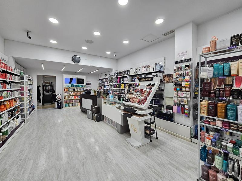 Foto ef820364-7d67-411c-acdc-a9d2f242d528. Local commercial avec chauffage dans Sant Andreu de Palomar Barcelona