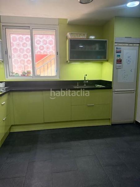 Foto 565100ef-5724-4490-9740-baa3fff7a6c5. Maison jumelée avec chauffage parking piscine dans Torre Baró Barcelona