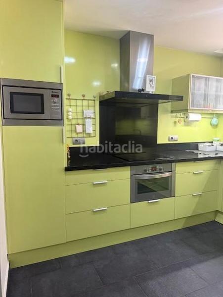 Foto 5b423c5f-a535-42e2-9eaf-db7b6a6d70a1. Maison jumelée avec chauffage parking piscine dans Torre Baró Barcelona