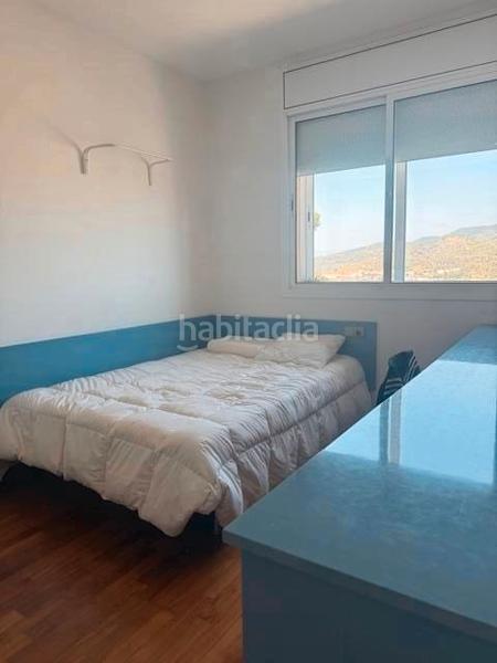 Foto 750faadb-299a-46e6-bcb5-e8949db54ccf. Maison jumelée avec chauffage parking piscine dans Torre Baró Barcelona