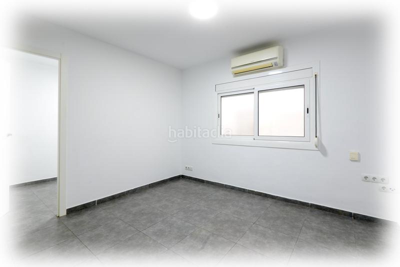 Foto e313dfd4-2c56-4404-9118-e35d1de7feb9. Piso  reformado en venta en Can Vidalet Esplugues de Llobregat