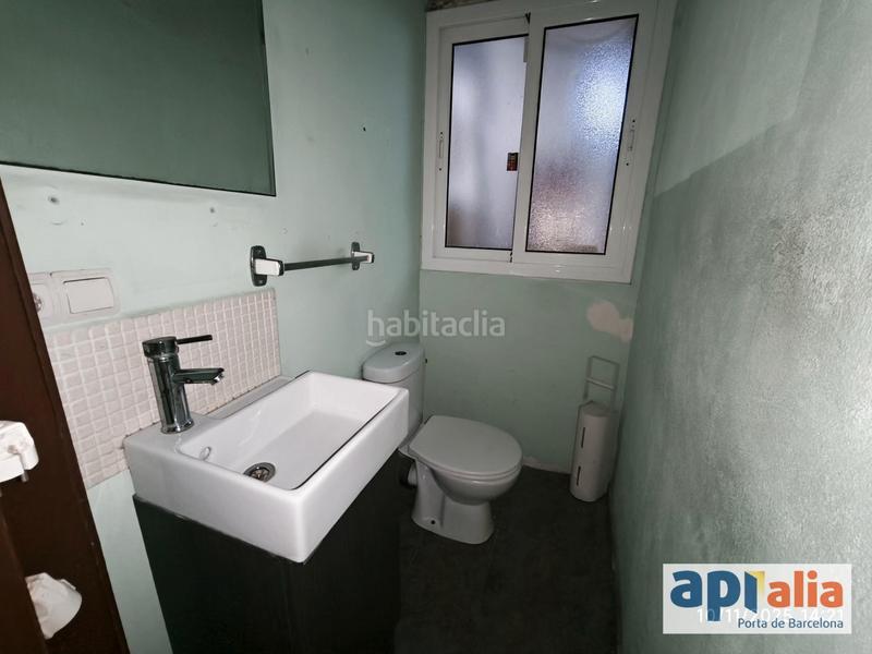 Foto ab2a1e4a-fbd5-48e4-83f6-afb68f8e8e0d. Pis a Raval Barcelona